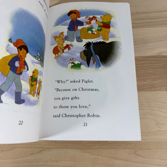 Set of 4 Christmas-Themed Children's Books in EUC - Picture 4 of 14